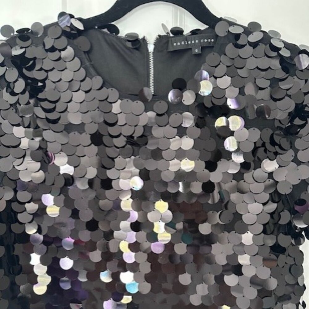 Brand New Endless Rose Size Small Black Sequin Crop T Shirt